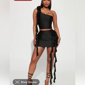 Fashion nova frilly two piece size M fits like S